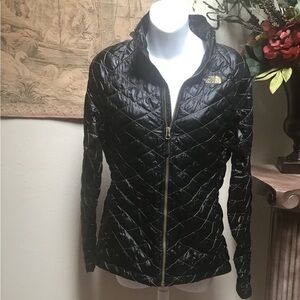 NORTH FACE jacket, black with stitching, zipped front, two side pockets, small